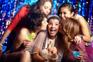 Hen Party Bar Crawl in Lisbon & Porto