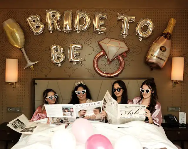 book porto hen activities with Pink Monkey
